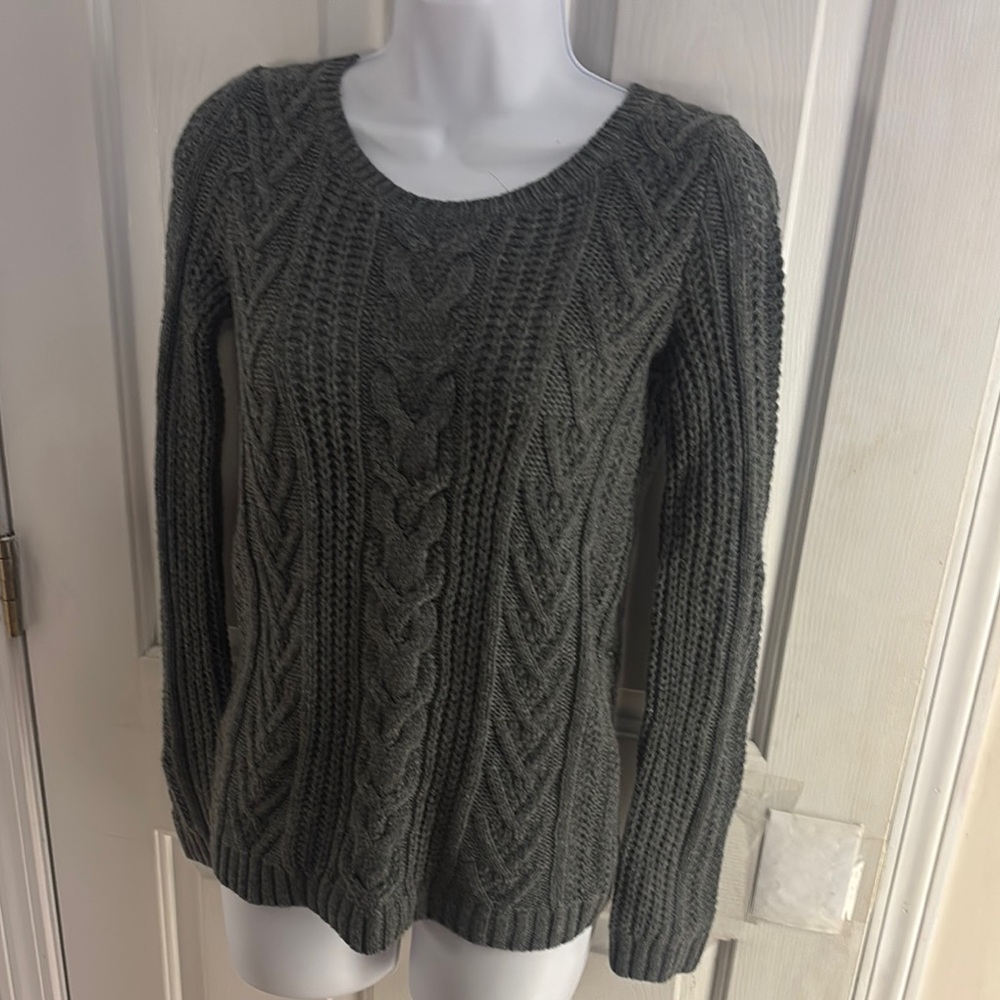 NWT GAP Gray Crew Neck Sweater with Cable Knit Design